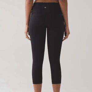 Lululemon Wunder Under Crop (Hi-Rise) *Full-On Luxtreme 21"
Black